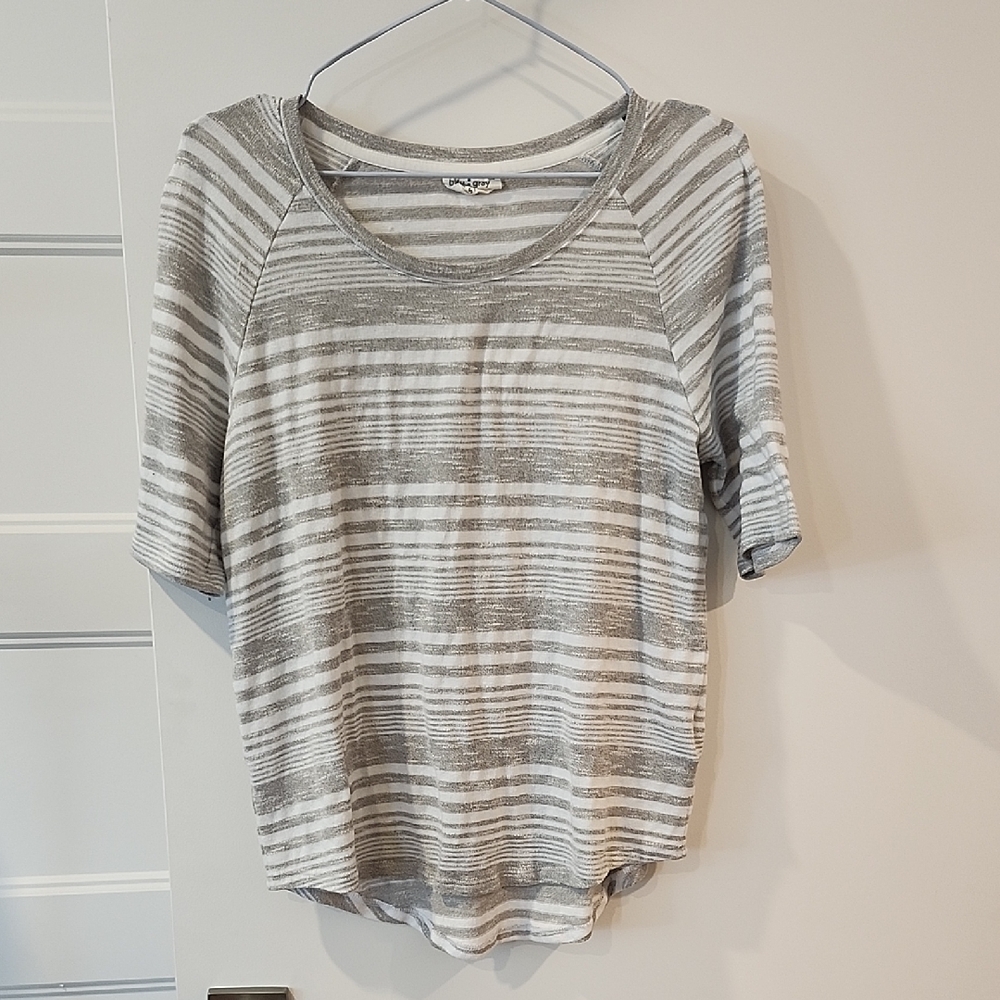 🔥 3/$25 🔥Gray and White 3/4 Sleeve Relaxed Tee